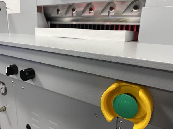 Duplo HC-550i Hydraulic Cutter