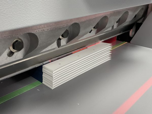 Duplo HC-680i Hydraulic Cutter